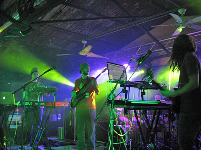 &copy; Tracy Block / RumBum.com